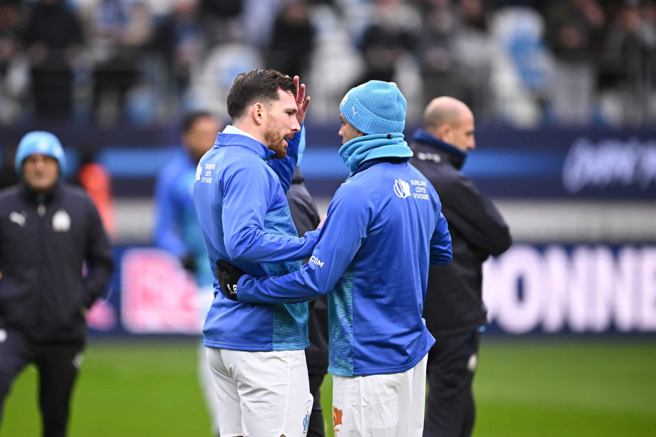 Pierre-Emile Hojbjerg et Facundo Medina lors de l'échauffement de PFC-OM.