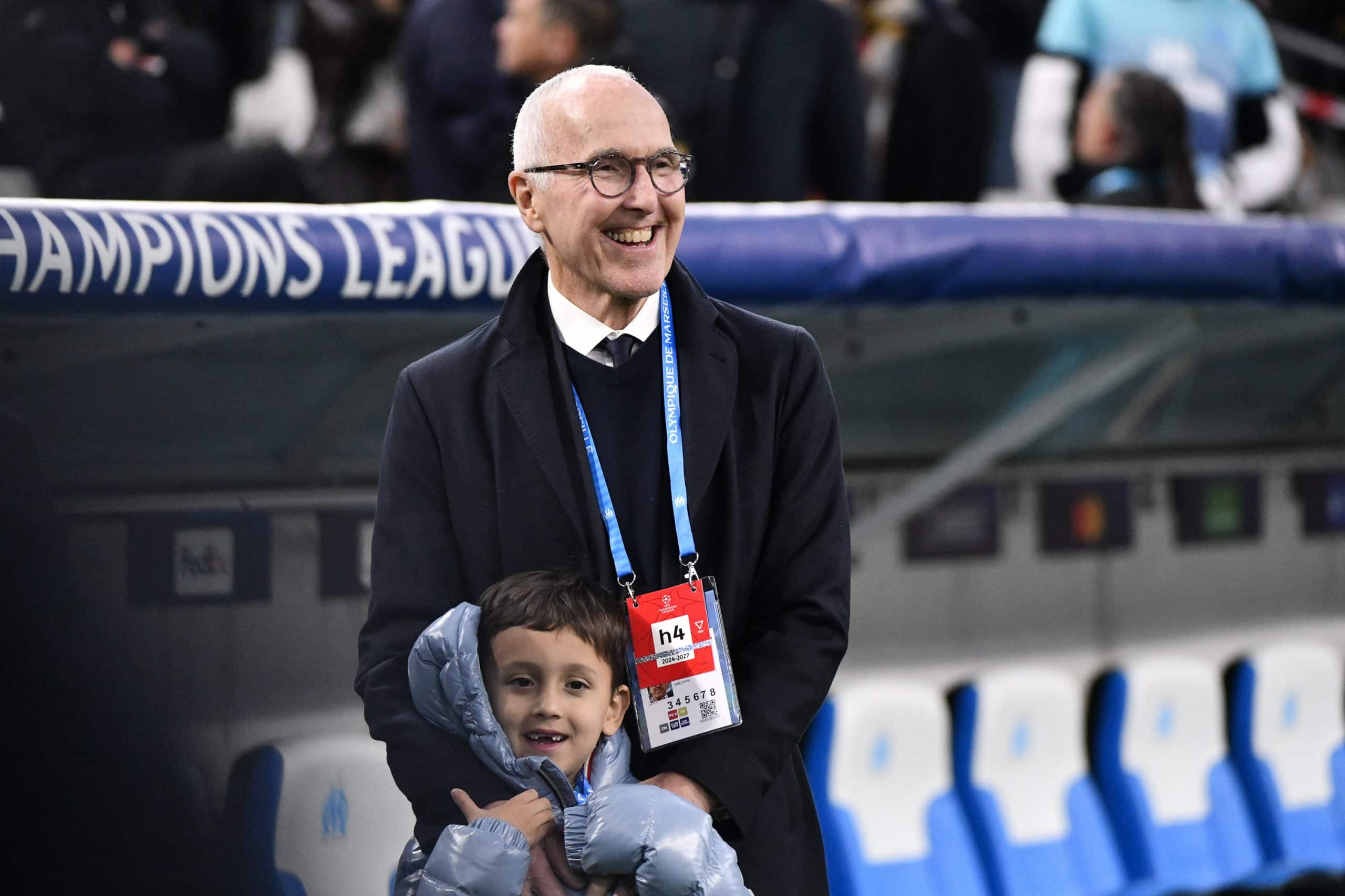 Frank McCourt avant un match au Vélodrome.