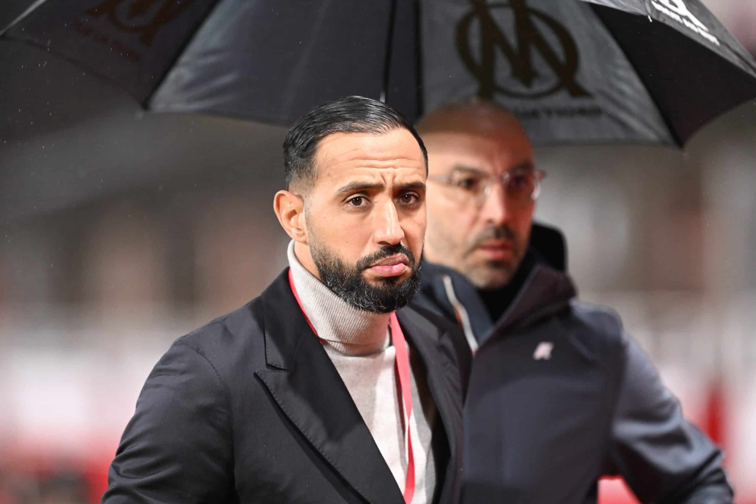 Le directeur du football de l'OM, Medhi Benatia, lors du match à Brest.