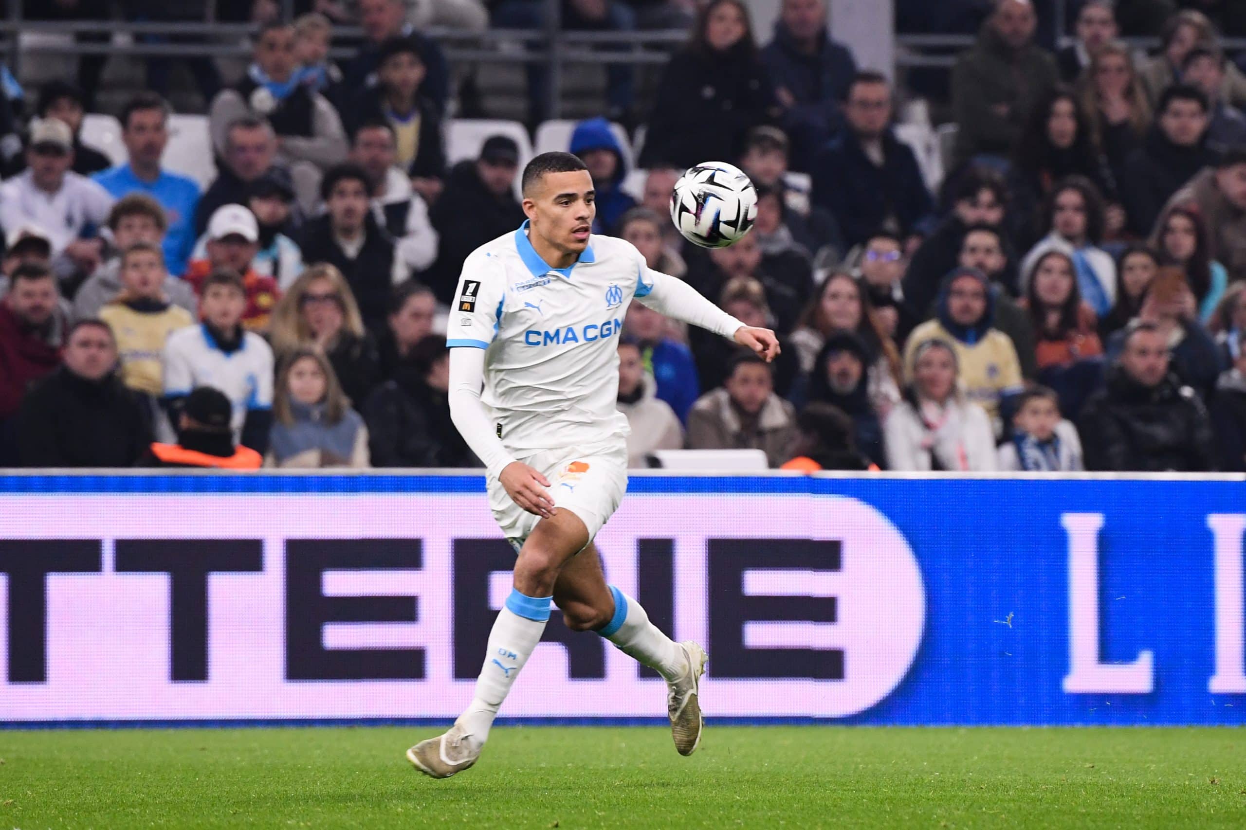 Mason Greenwood en action lors du match entre l'OM et Auxerre.