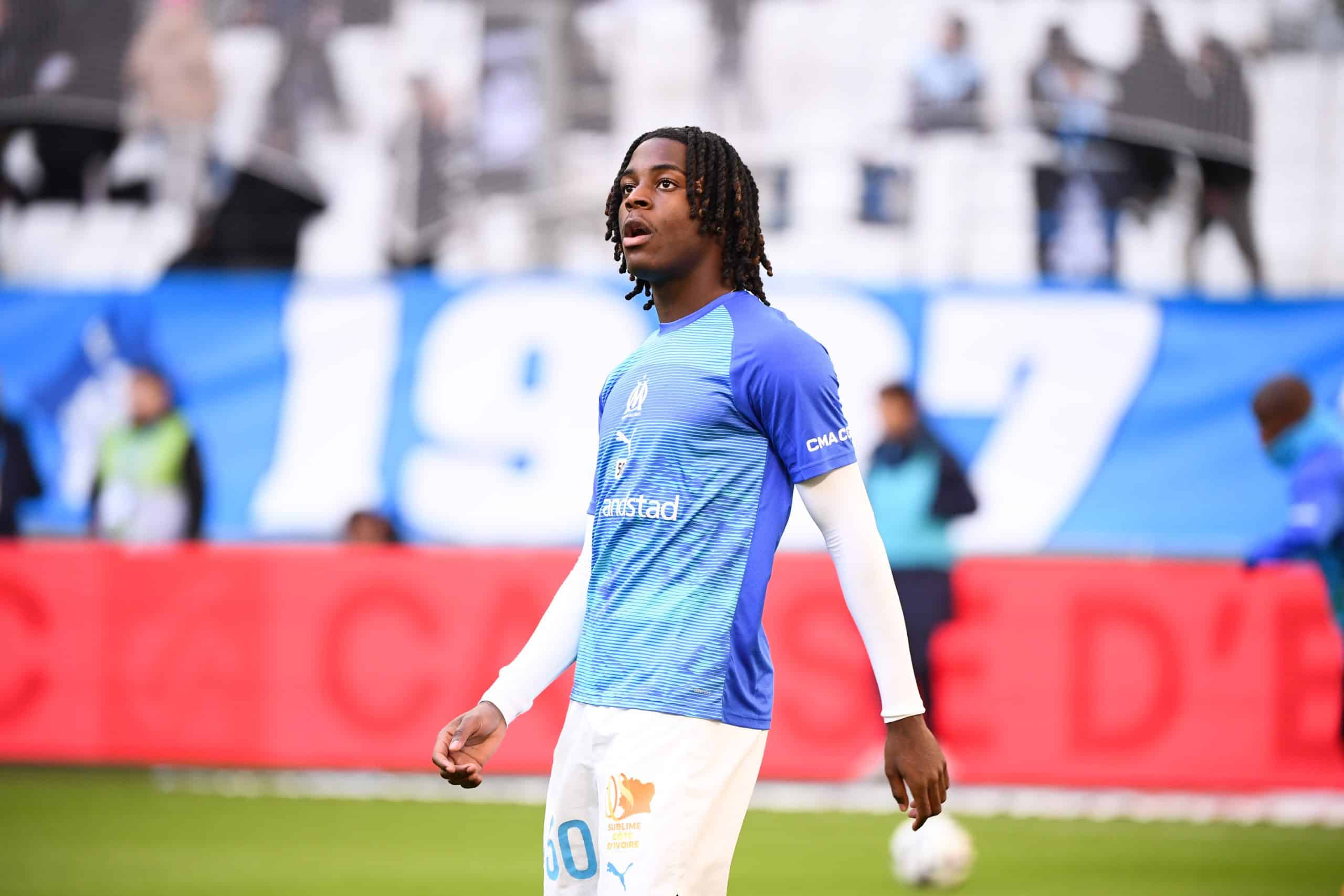 Darryl Bakola lors d'un échauffement au Vélodrome.