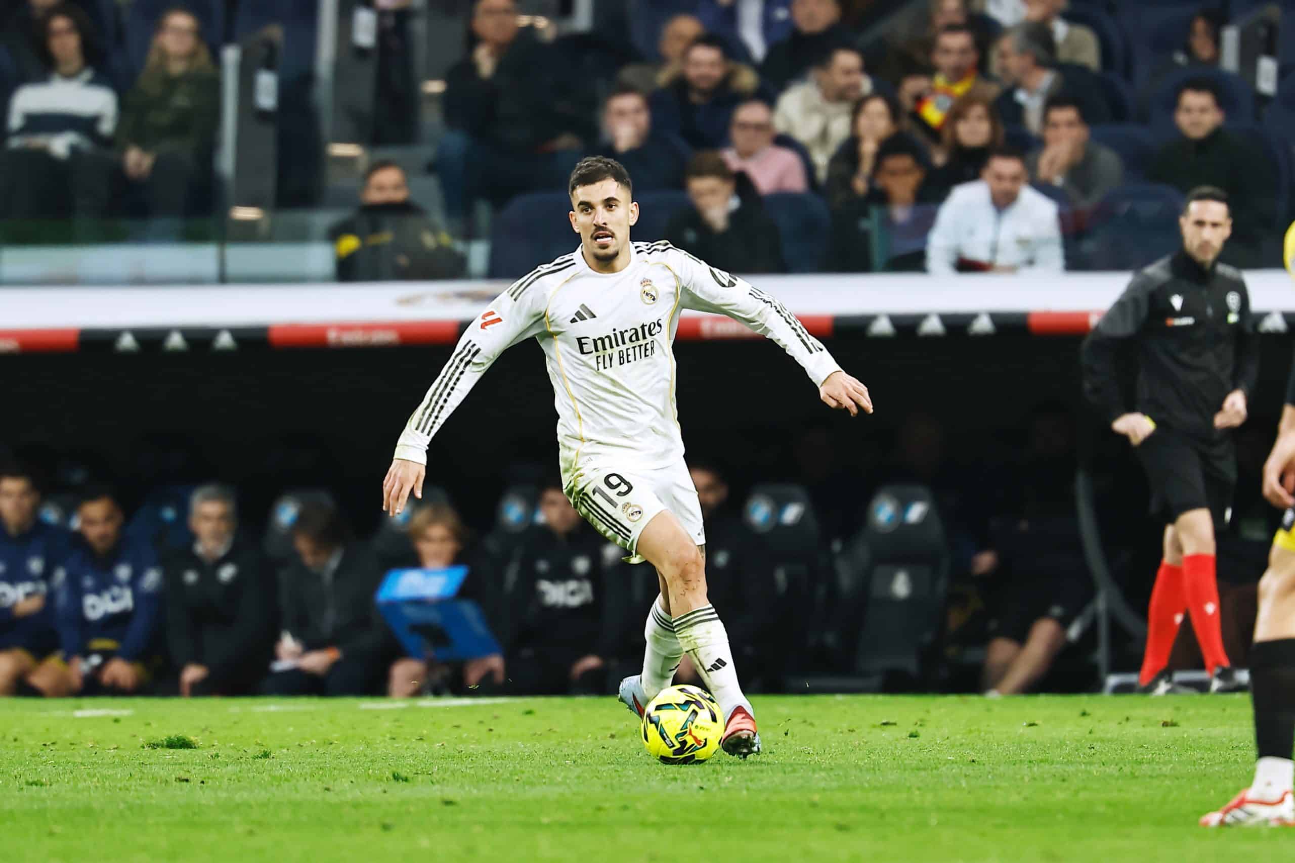 Dani Ceballos lors du match entre le Real Madrid et le Rayo Vallecano.