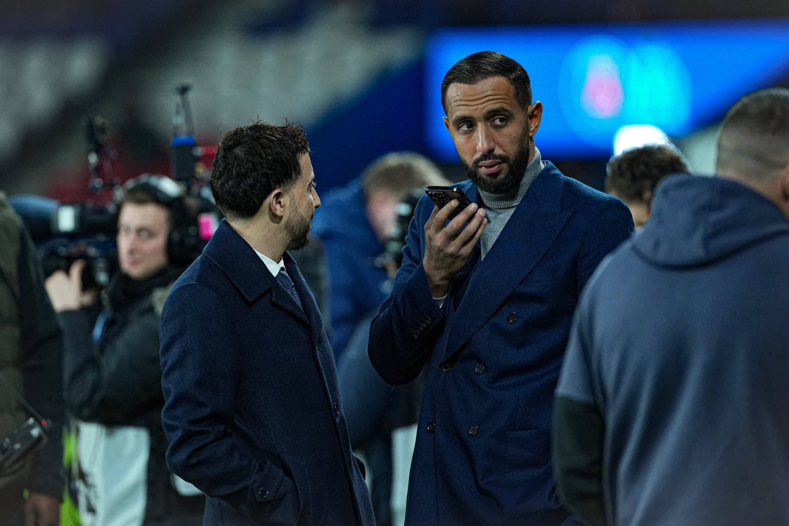 Pablo Longoria et Medhi Benatia avant le coup d'envoi du Classico.