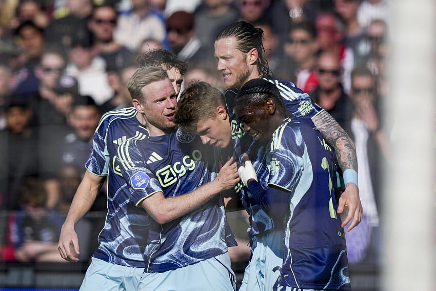 Jorthy Mokio (Ajax)