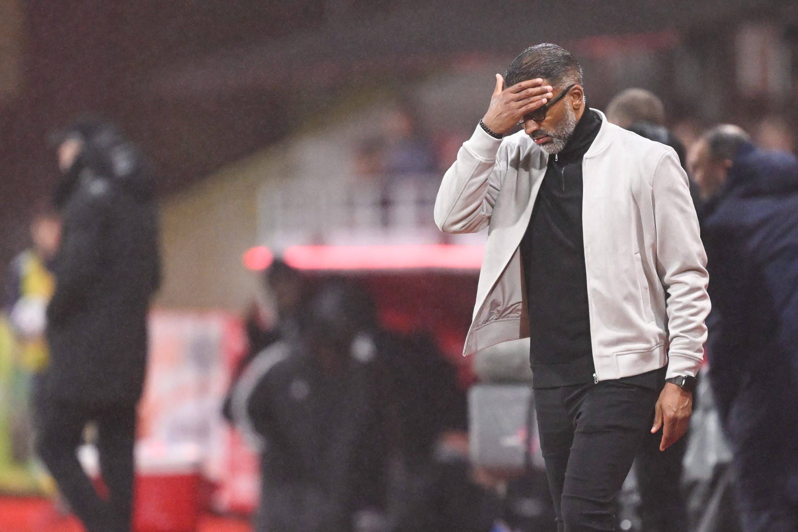 L'entraîneur de l'OM, Habib Beye, déçu lors du match à Brest.