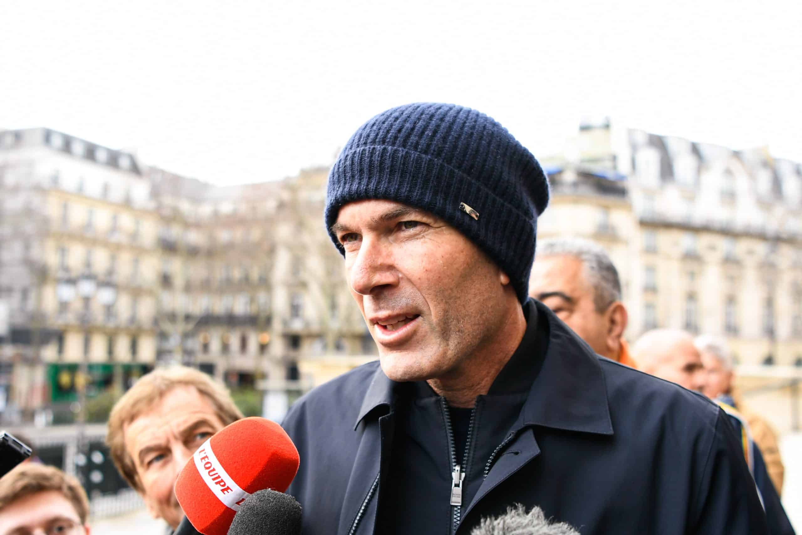 Zinédine Zidane lors des obsèques de Rolland Courbis.