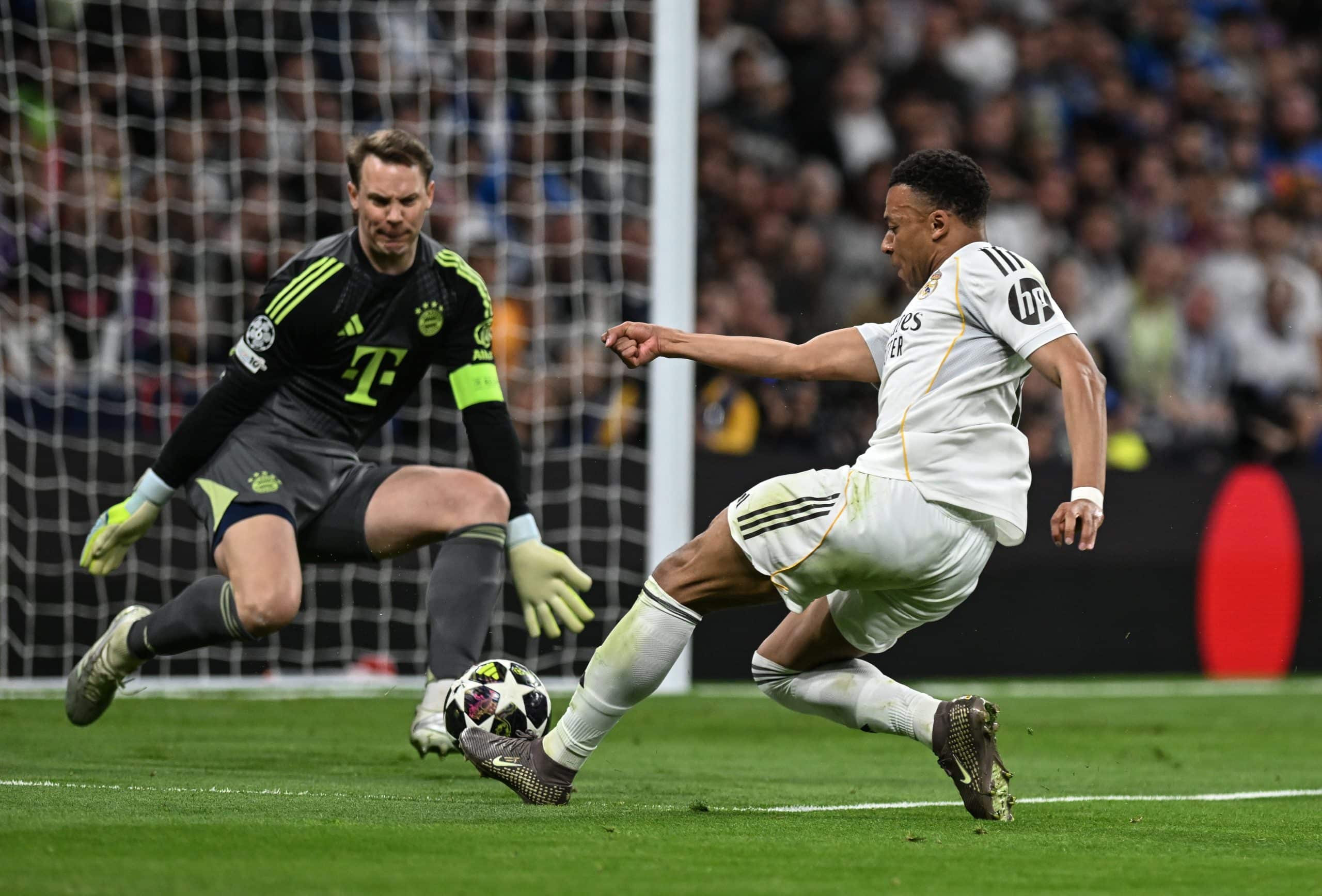 Kylian Mbappé face à Manuel Neuer