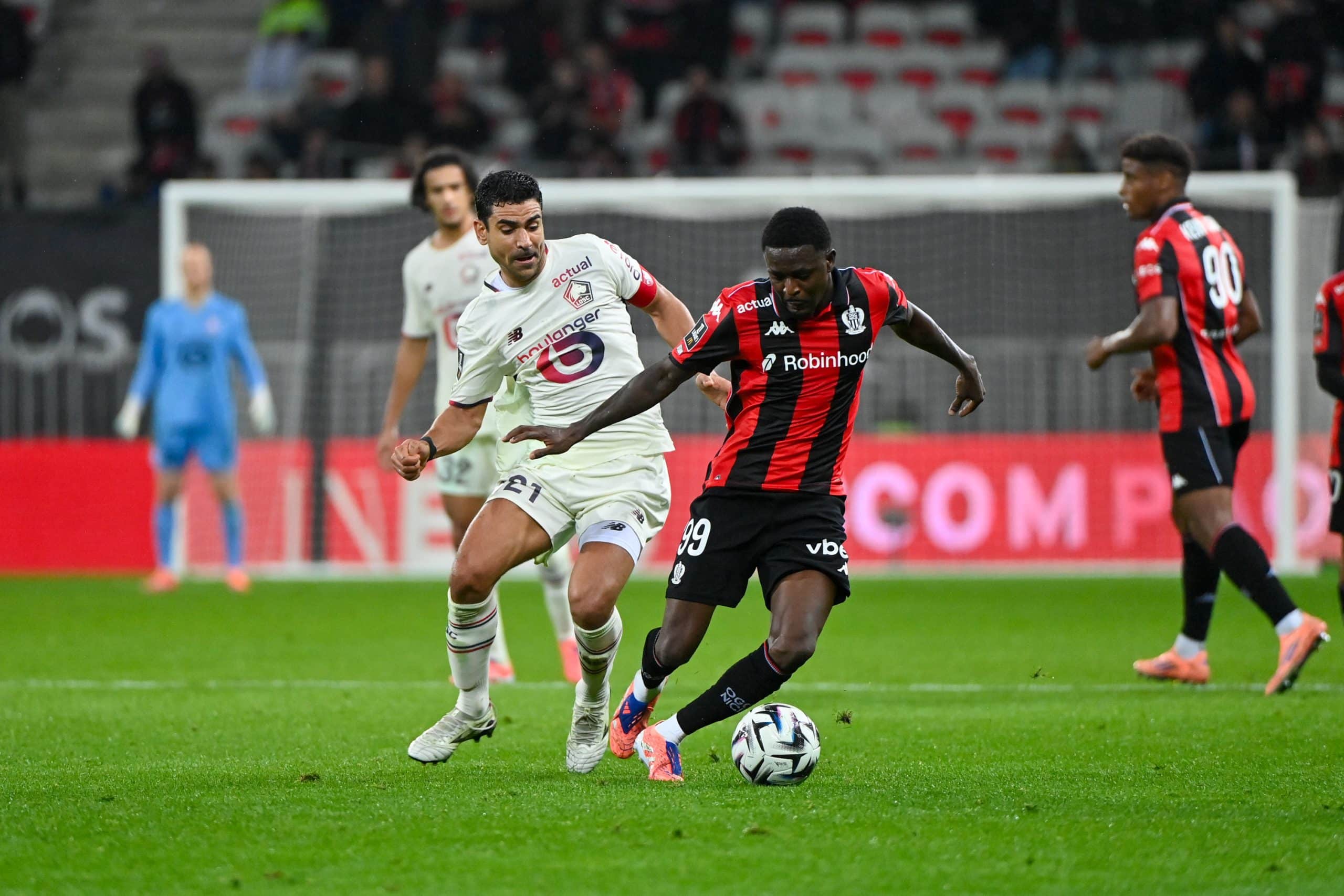 Benjamin André au duel avec Salis Abdul Samed
