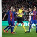 PSG, FC Barcelone : l&rsquo;arbitre de la remontada a encore fait parler de lui !