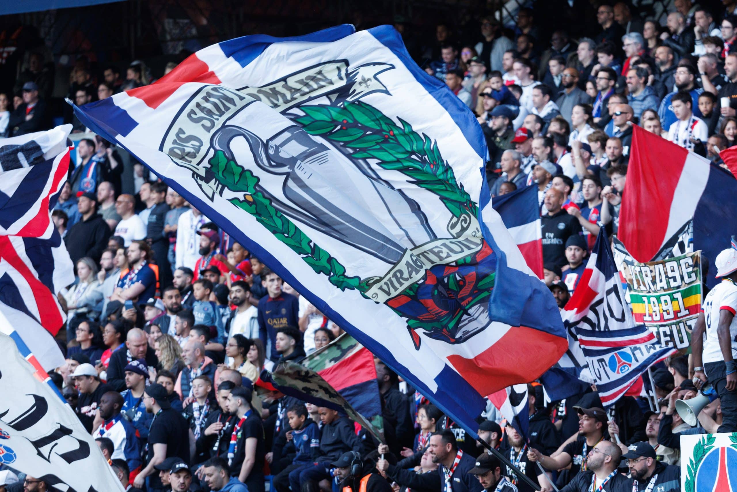 Les ultras du PSG lors du match contre le FC Nantes au Parc des Princes.