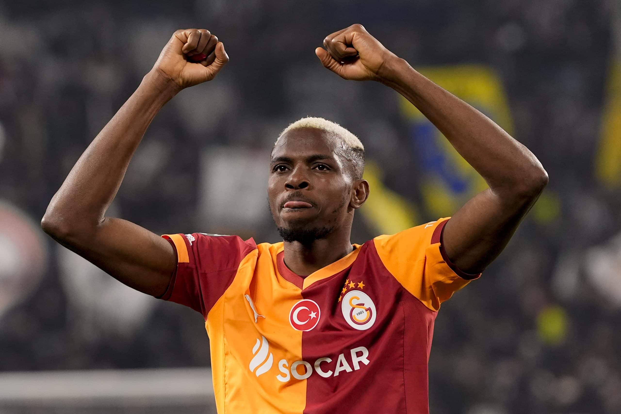 Victor Osimhen célébrant la victoire de Galatasaray sur la Juventus.