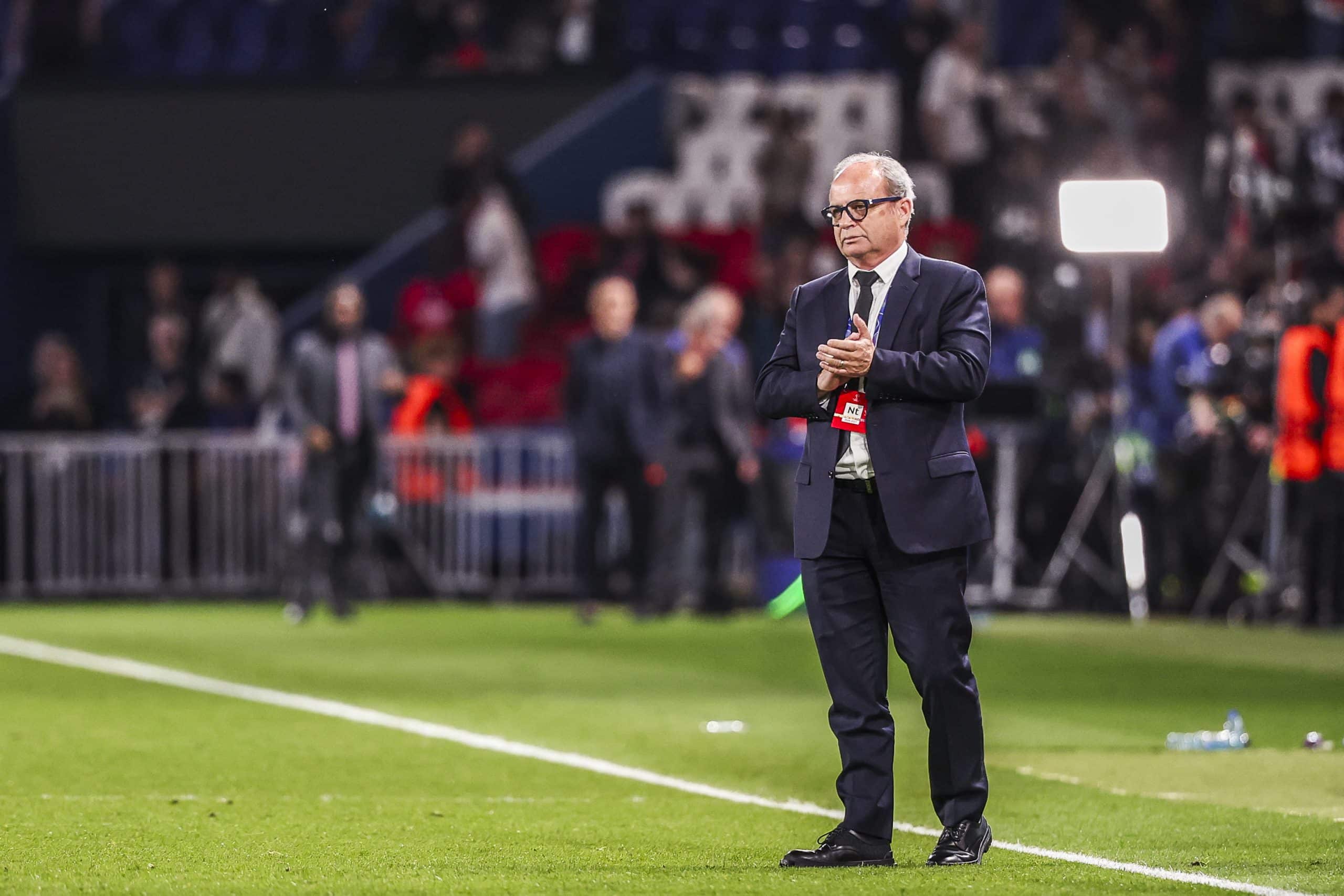 Le directeur sportif du PSG Luis Campos avant le match contre Liverpool.