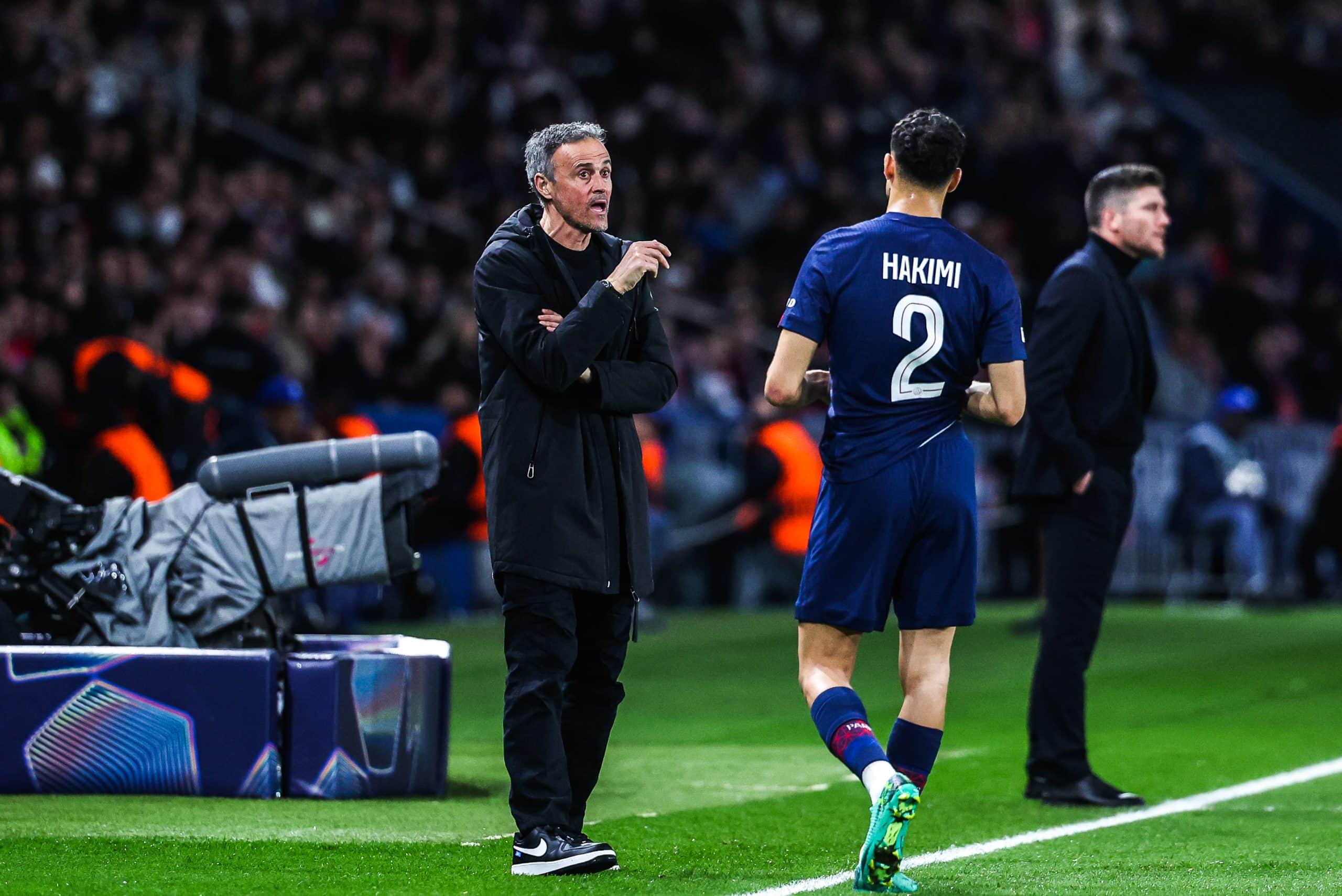 Luis Enrique discutant avec Achraf Hakimi.