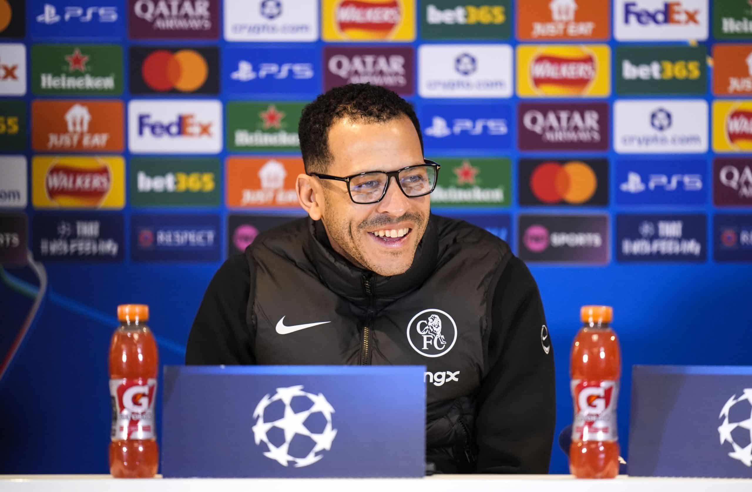L'entraîneur de Chelsea, Liam Rosenior, en conférence de presse.