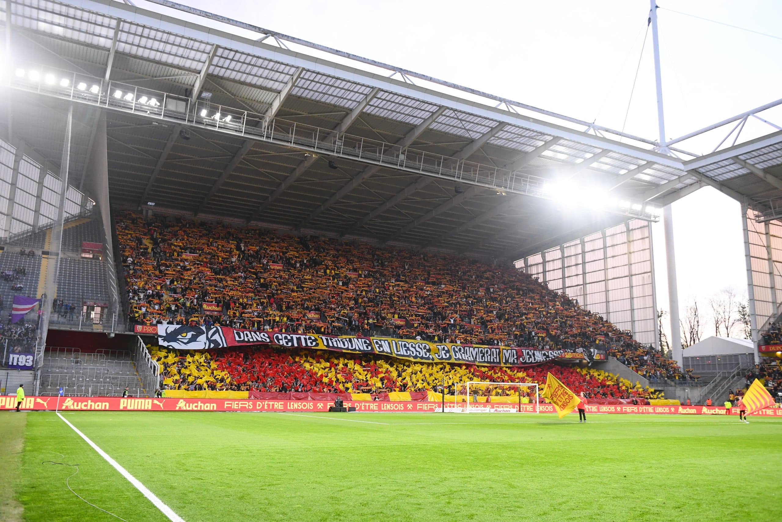 Un tifo de Bollaert avant le match de L1 contre Toulouse.