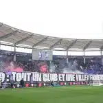 RC Lens : les ultras du TFC lancent la demie à coups de banderoles