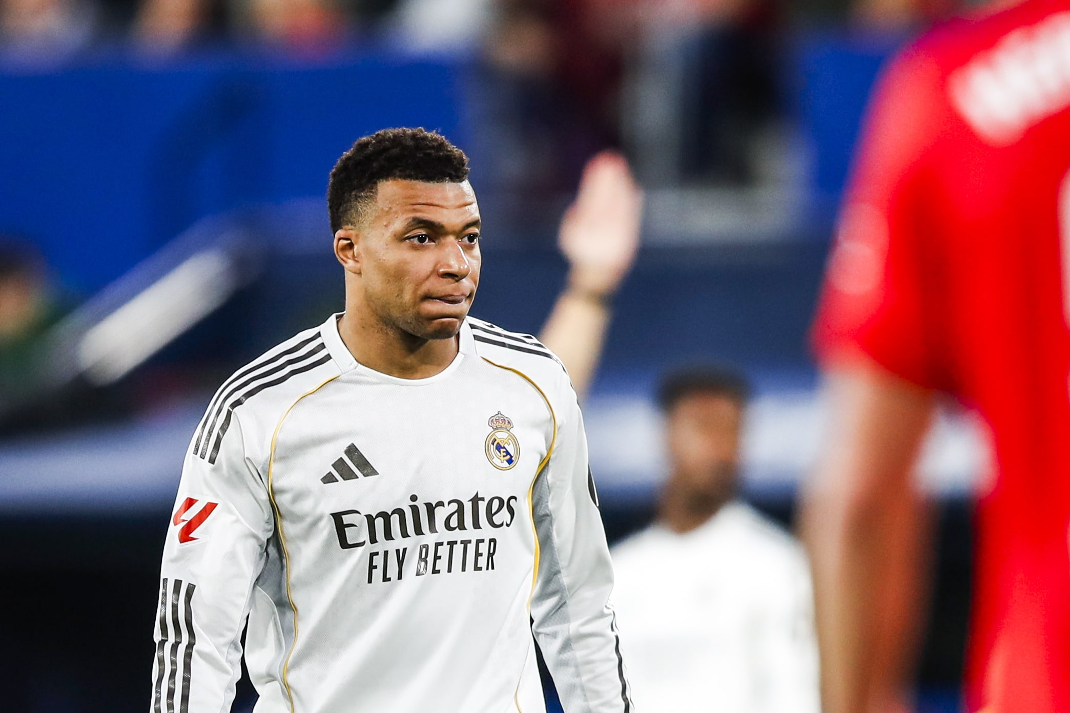 Kylian Mbappé circonspect lors de son dernier match avec le Real Madrid, contre l'Osasuna.