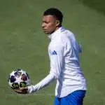 Real Madrid : les fans du PSG sortent les dossiers sur Mbappé, Vinicius vole à son secours !