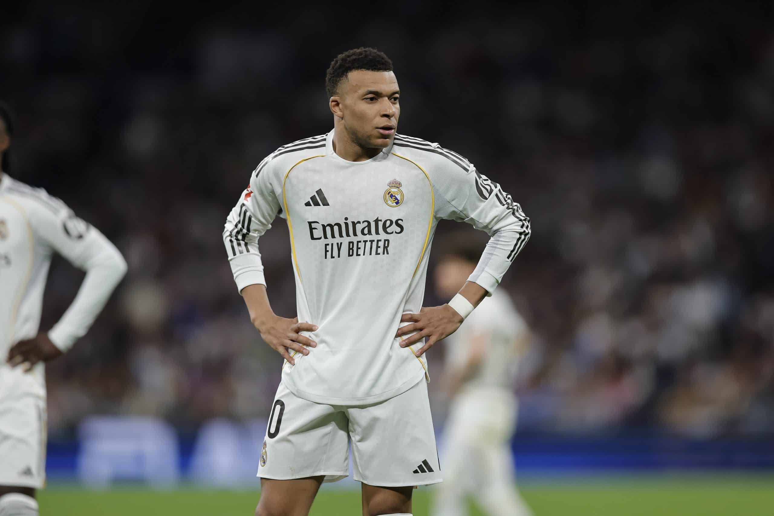 Kylian Mbappé frustré après une occasion manquée avec le Real Madrid.