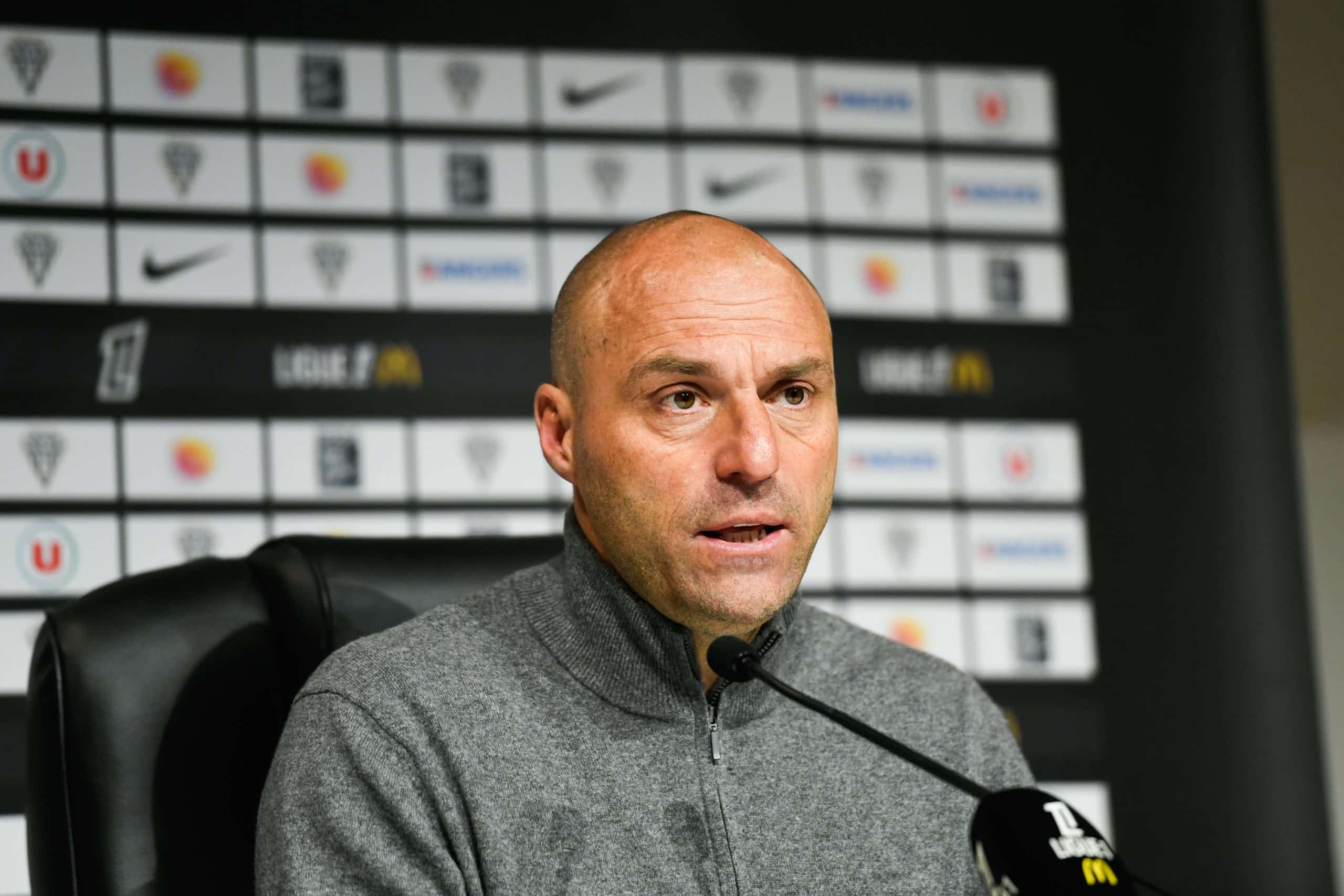 L'entraîneur du SCO d'Angers, Alexandre Dujeux.