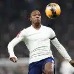 Revue de presse : Paris fonce sur un ex Rennais qui a fait rêver l’OM, un Lens record, Boga et Moffi secouent Nice, l’OL sur un Messin !