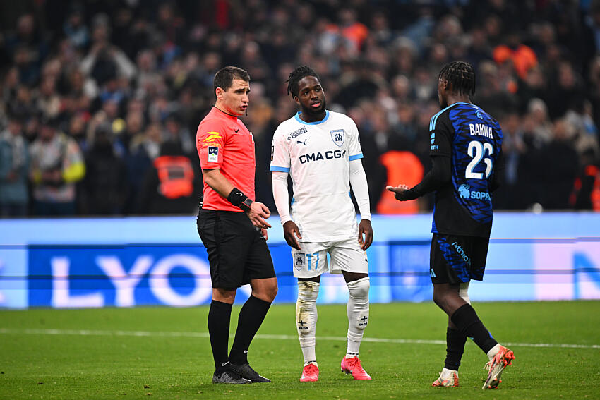 Jonathan Rowe (OM) a été bousculé face au RC Strasbourg.