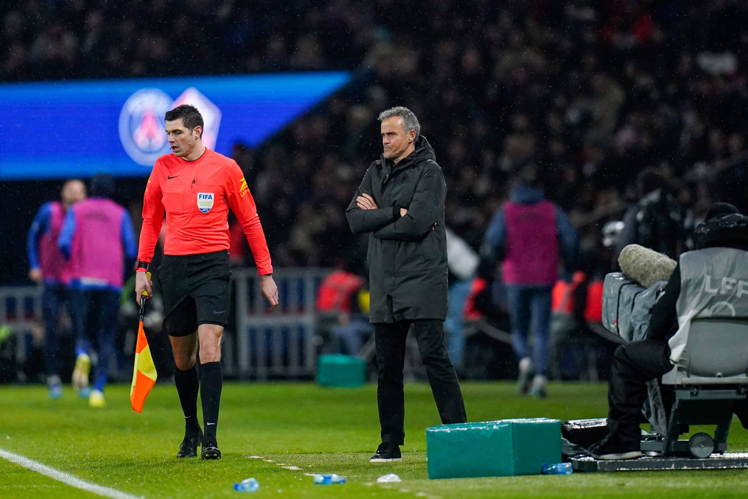 Luis Enrique lors du match du PSG contre le LOSC.