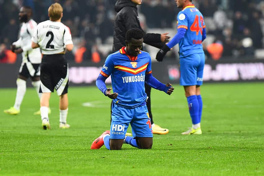 Anthony Dennis (Goztepe)