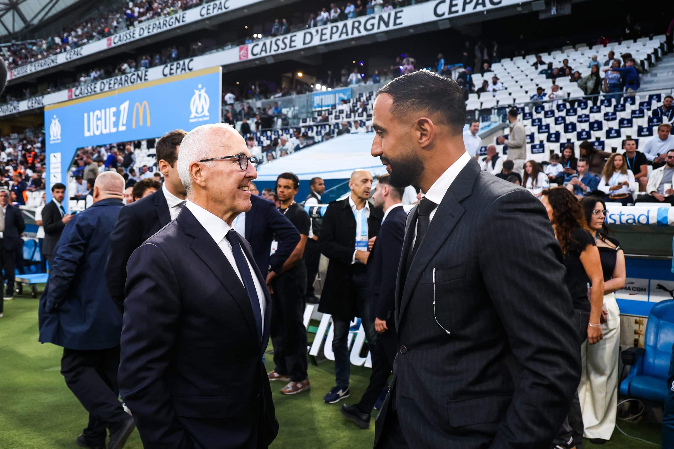 Frank McCourt et Medhi Benatia en discussion à l'OM.